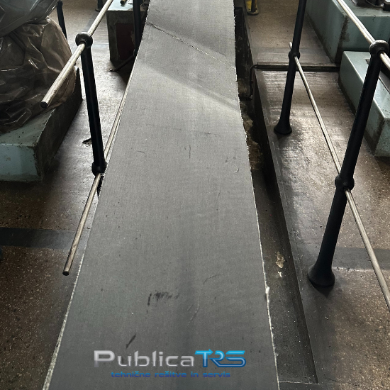 uporaba ploščatega jermena v proizvodnji za stabilno in tiho delovanje sistema