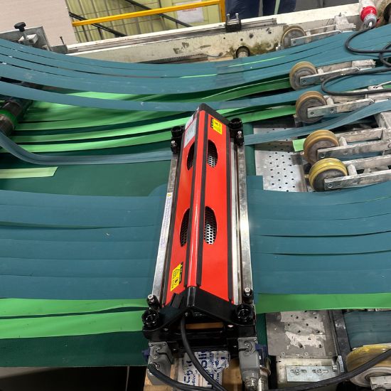 spajanje transportnih trakov v papirni industriji v Sloveniji